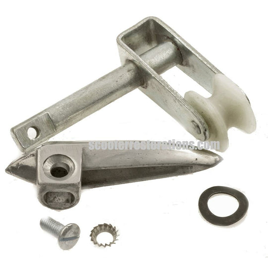 Early Series 3 R/H Side Panel Handle Assembly