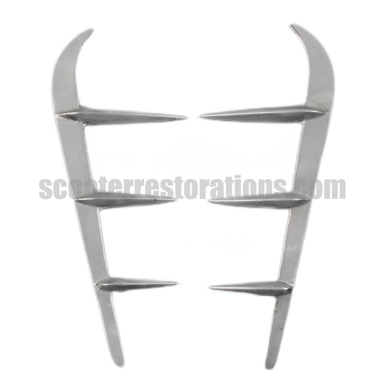 J-Range Side Panel Flashes with 3 Prongs (J-50 De Luxe) a pair (Casa Lambretta C 202)