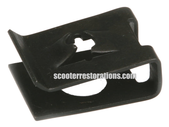 Vespa Horncover Clip (PE PX PK T5 LML)